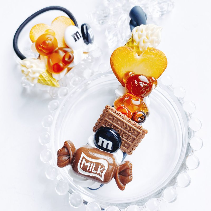 Banana clip of sweets & hair rubber 2-piece set chocolate sweets deco fake sweet - เครื่องประดับผม - ดินเหนียว สีนำ้ตาล