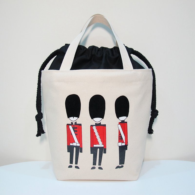 Hand-flocked canvas tote bag - British soldiers limited edition - กระเป๋าถือ - ผ้าฝ้าย/ผ้าลินิน ขาว