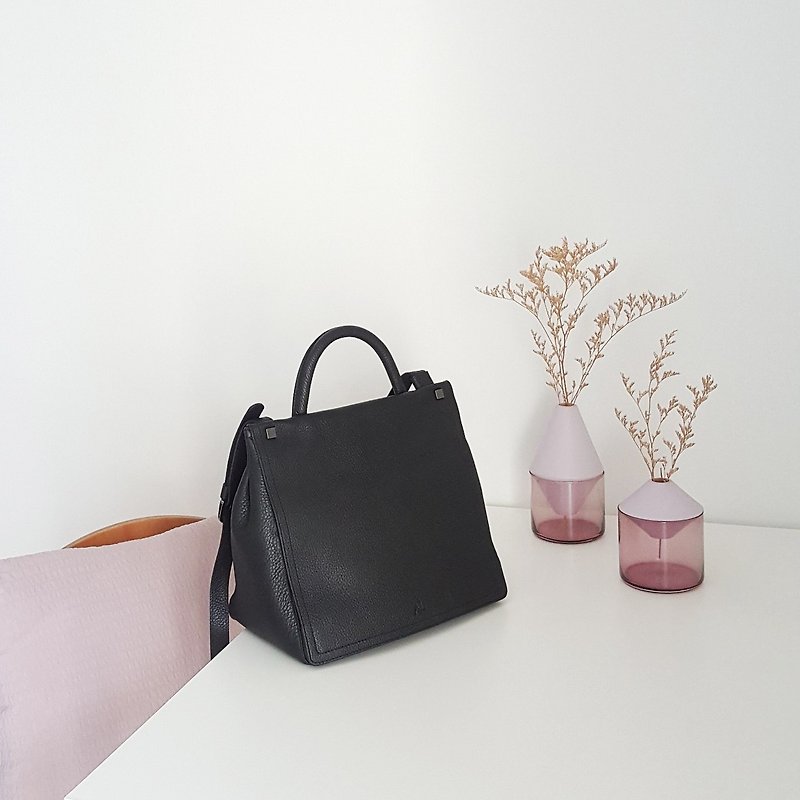 Primm Leather Back Zipper Bag in Black Color - Messenger Bags & Sling Bags - Genuine Leather Black