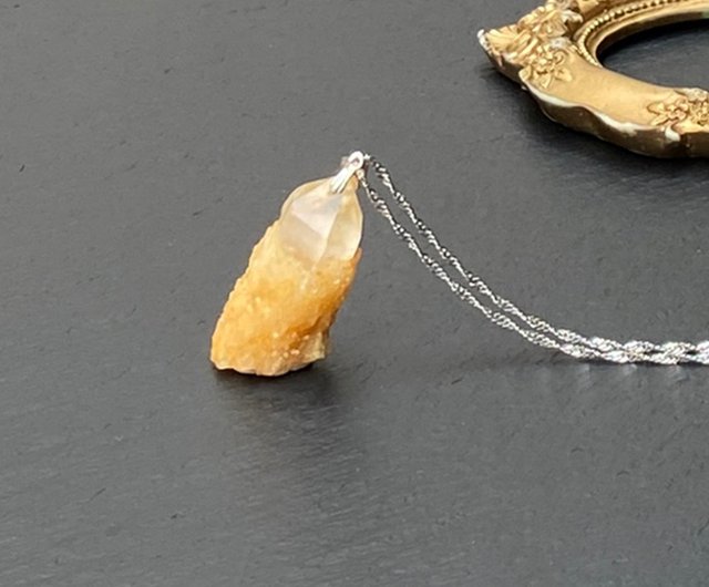 Pineapple on sale quartz necklace