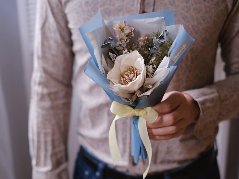 Graduation Bouquet | Blue and White Immortal Dried Bouquet (Size) - ช่อดอกไม้แห้ง - พืช/ดอกไม้ สีน้ำเงิน