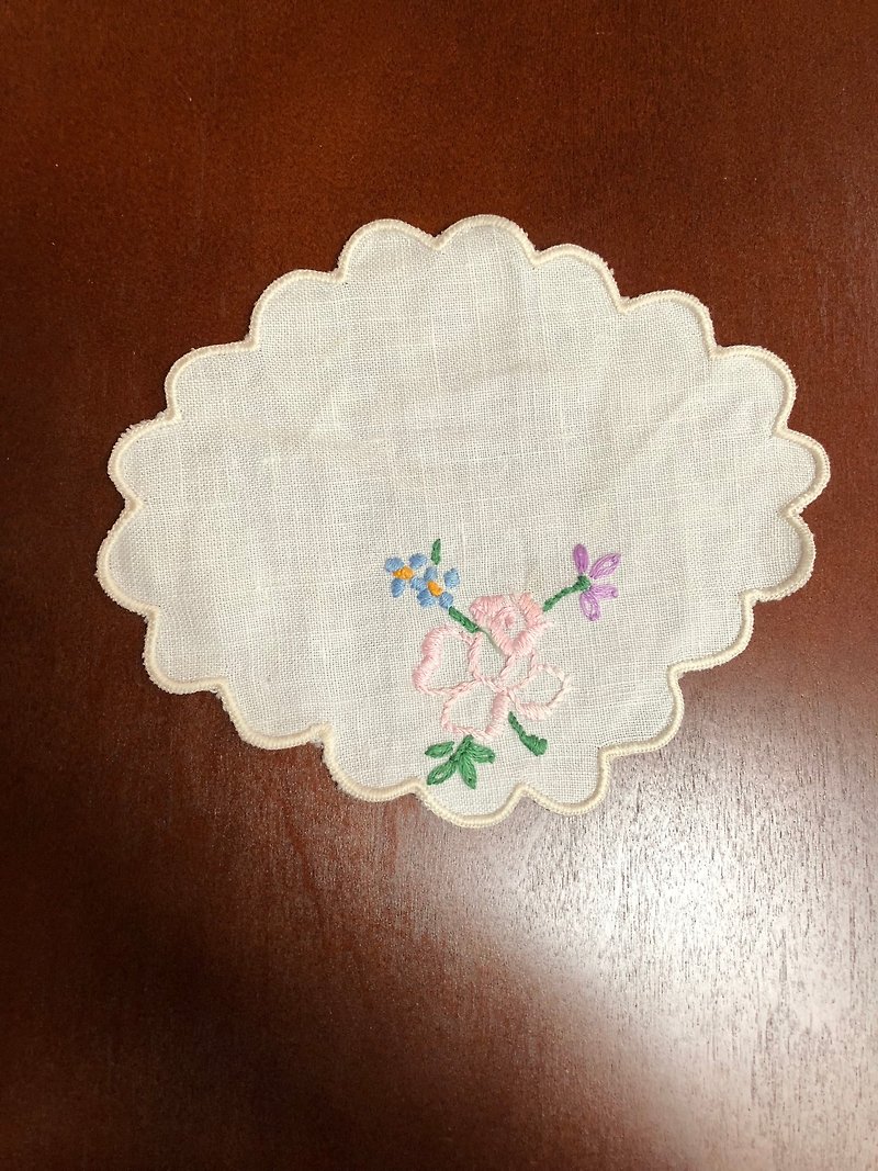 Flower-shaped hand-embroidered flower cloth towel - Place Mats & Dining Décor - Cotton & Hemp 