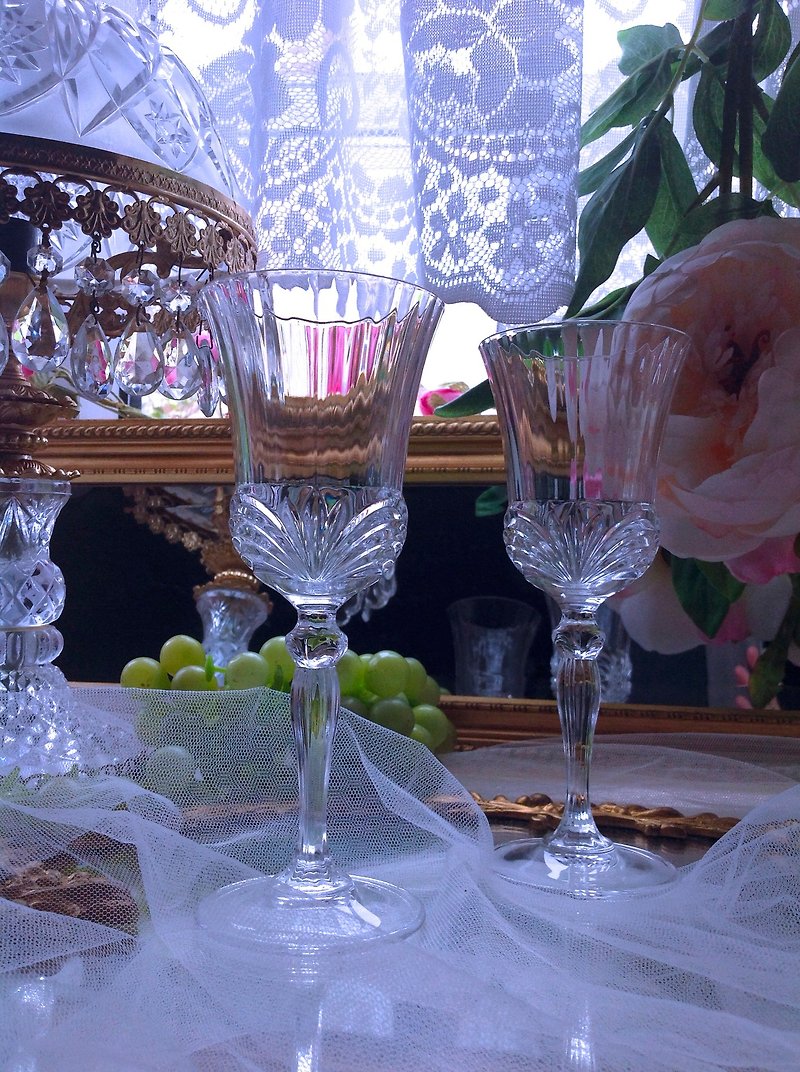 British-made hand-cut crystal carved 1960s red wine glass, white wine glass, juice glass, champagne glass, single glass - แก้วไวน์ - คริสตัล สีใส
