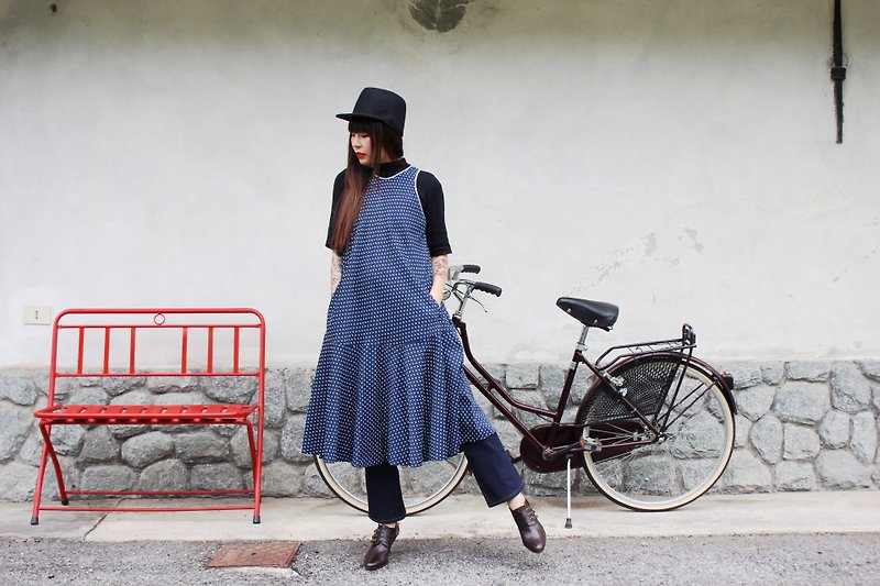 F3001義大利製裏標(Vintage洋裝)藍色底白點點雙口袋無袖棉質古著洋裝(Made in Italy) - 連身裙 - 棉．麻 藍色