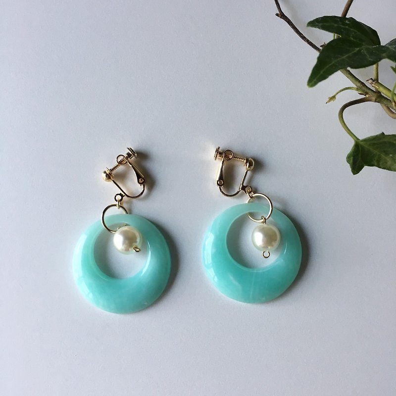 Emerald green marble round earrings or earrings - ต่างหู - พลาสติก สีน้ำเงิน