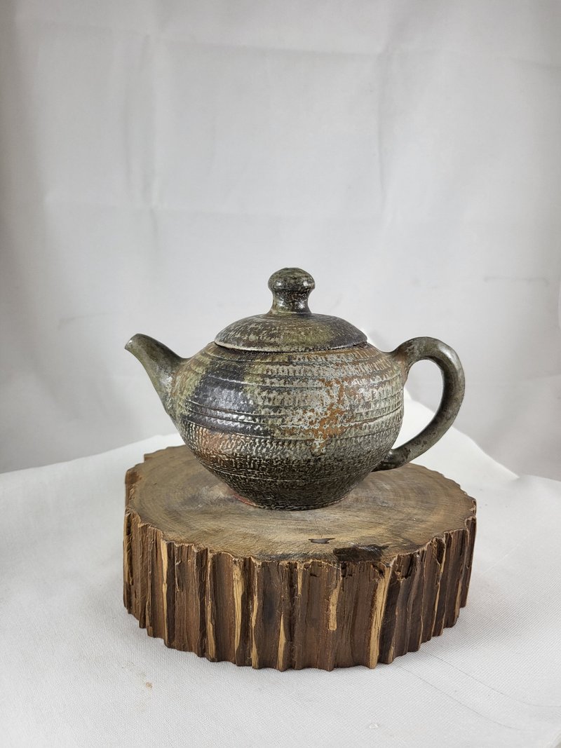柴燒重落灰滿釉跳刀紋圓珠茶壺 - 茶壺/茶杯/茶具 - 陶 灰色
