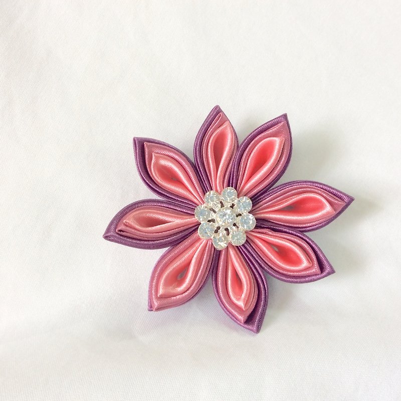 Pink and Purple Flower clip. Kanzashi Ribbon flower hair clip.  - เข็มกลัด - ผ้าไหม สีม่วง