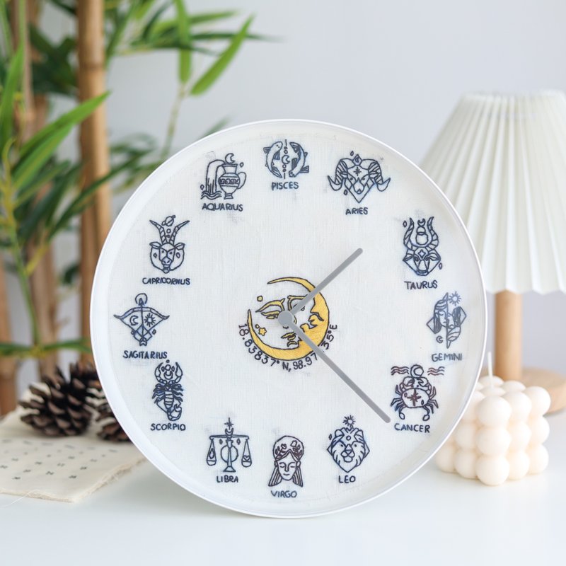 Handmade wall clock - 時鐘/鬧鐘 - 繡線 白色