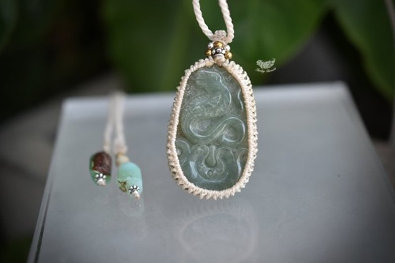 Giant Snake Jade Carving Macrame Necklace 1039 - สร้อยคอ - เครื่องเพชรพลอย สีเขียว