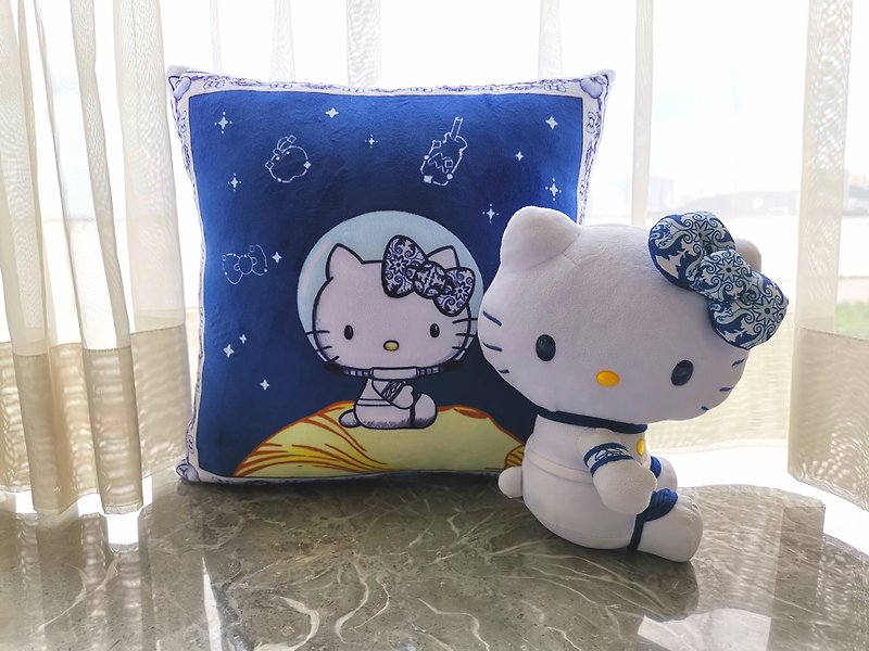 O-MOON限量版Hello Kitty抱枕套 - 枕頭/咕𠱸 - 聚酯纖維 