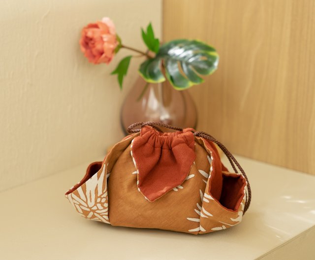 Lotus mini purse made by organic color from mangrove Mini bag