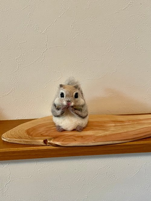 羊毛フェルト　エゾモモンガ　リース 羊毛フェルトエゾモモンガリース