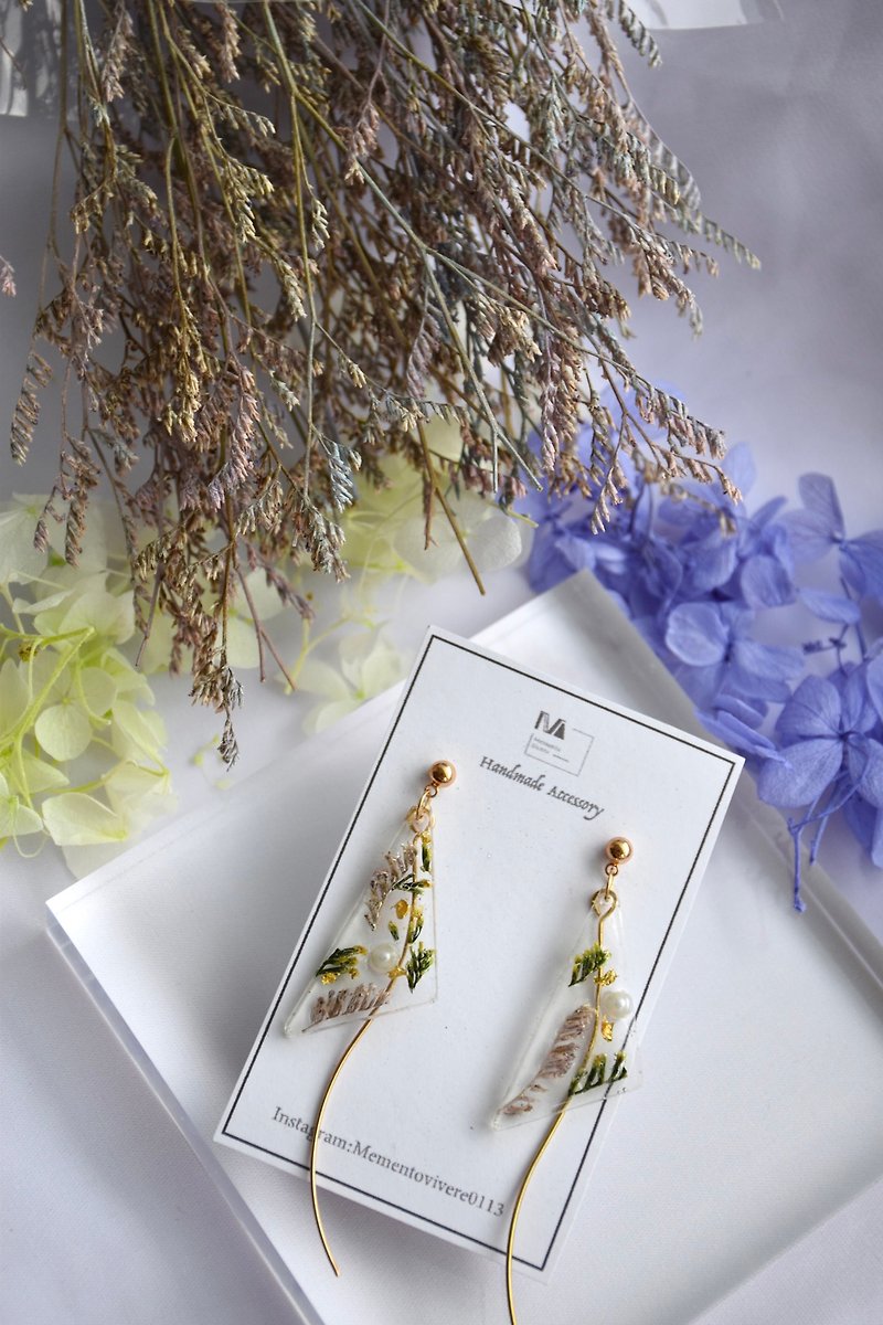 18k gold long dry flower triangle earrings clip-on earrings sterling silver earrings - Earrings & Clip-ons - Plants & Flowers Green
