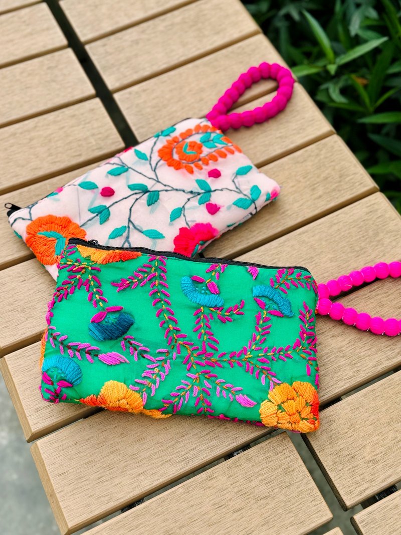 Hand embroidered floral green handbag small bag clutch bag mobile phone bag cosmetic bag storage bag - กระเป๋าถือ - ผ้าไหม สีเขียว