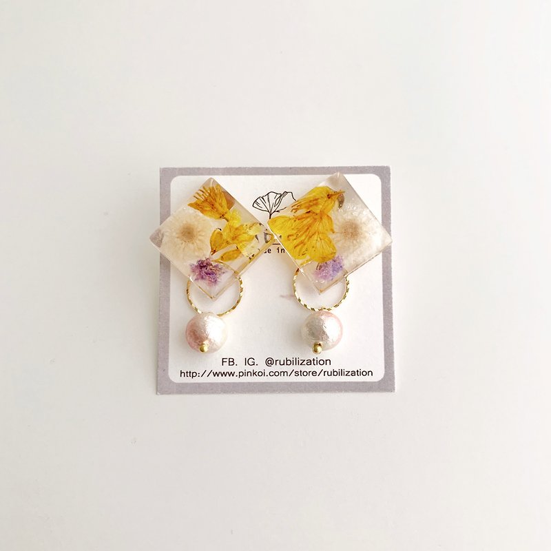 Square circle series resin real flower earrings - ต่างหู - พืช/ดอกไม้ สีส้ม