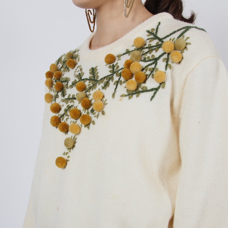 [Egg Plant Vintage] Ponkan Branches Three-dimensional Woven Flower Vintage Sweater - Women's Sweaters - Wool 