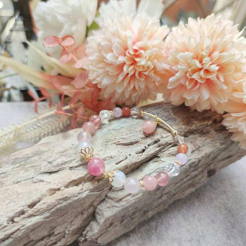 Popular Love-Sakura Rain. Moonstone. Rose Quartz. White Quartz. Strawberry Quartz. Lavender Amethyst. Golden Sun. - Bracelets - Crystal Pink