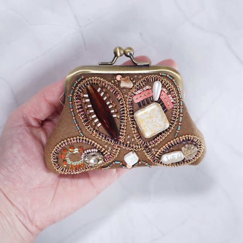 Elegant Handmade Coin Purse No.16 – Gamel, Sparkly & Unique. Perfect Gift - กระเป๋าเครื่องสำอาง - ผ้าฝ้าย/ผ้าลินิน สีนำ้ตาล