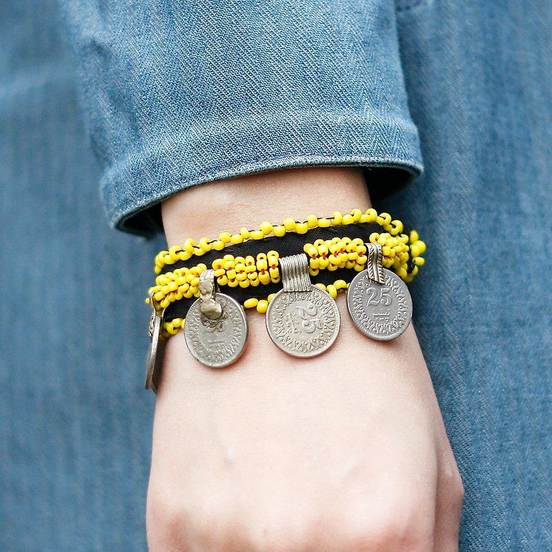 OMAKE Afghan hand-beaded embroidery bracelet - Bracelets - Thread Multicolor