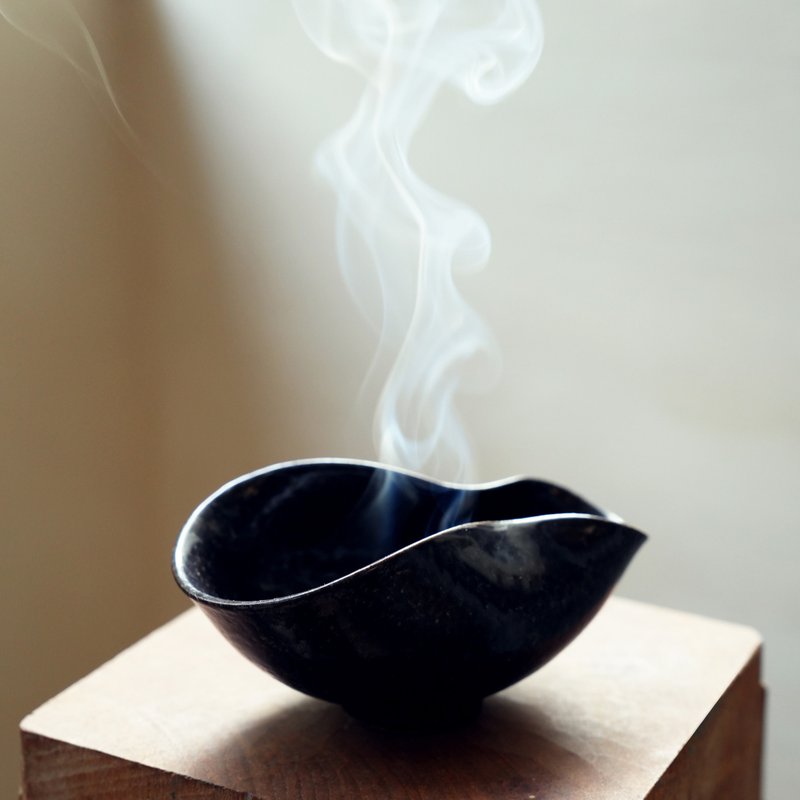 手工窯變釉陶瓷香爐 | 聖木碟 冥想線香座 附天然石香插 - 香氛/精油/擴香 - 陶 黑色