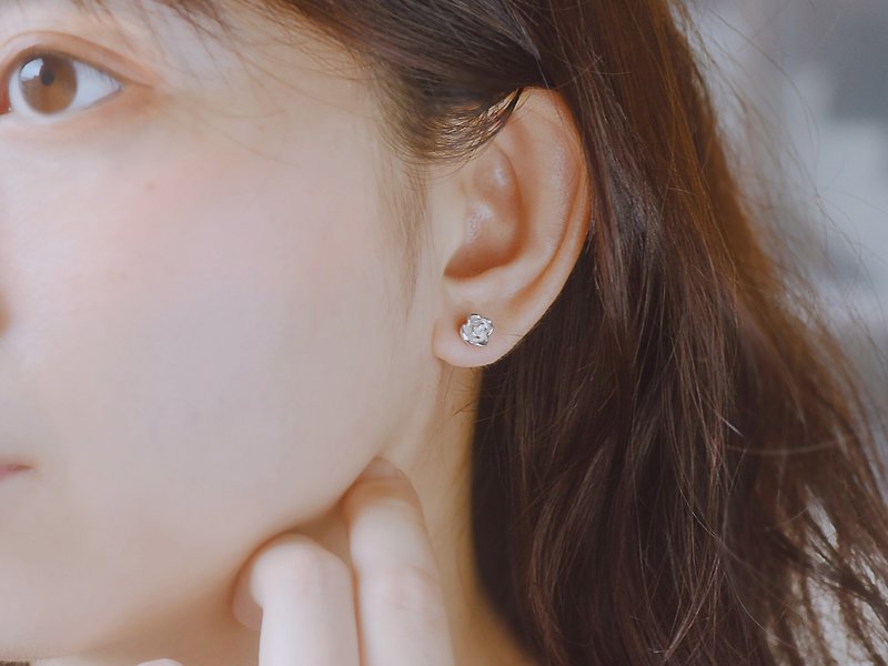玫瑰花針式耳環 | 925純銀 可改夾式 花朵 Rose 情人節禮物 - 耳環/耳夾 - 純銀 銀色