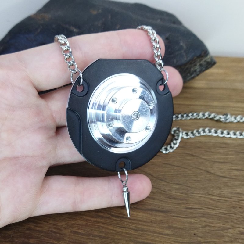 Large bearing pendant. Cyberpunk necklace unisex. Futuristic jewelry - สร้อยคอ - อลูมิเนียมอัลลอยด์ สีเงิน