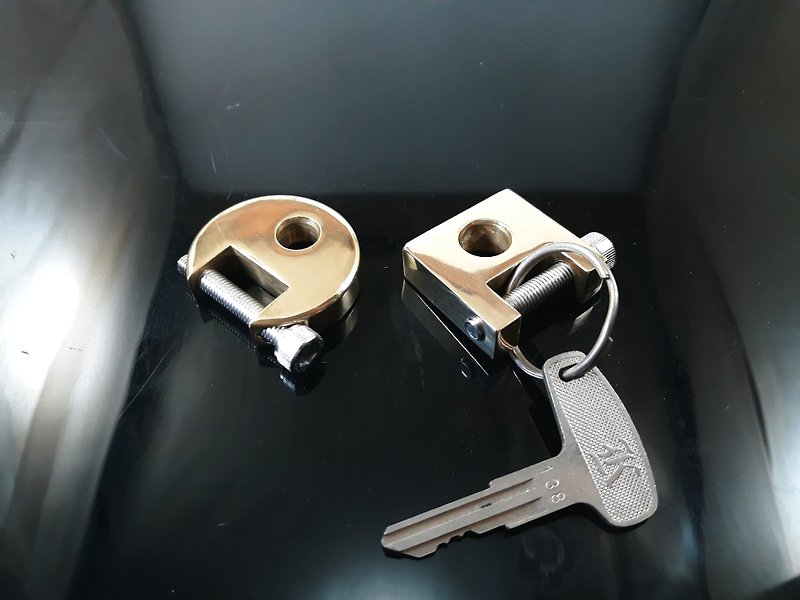 黃銅簡約風格鑰匙扣件 ... (畢業禮物  客製刻字) - 鑰匙圈/鎖匙扣 - 銅/黃銅 金色