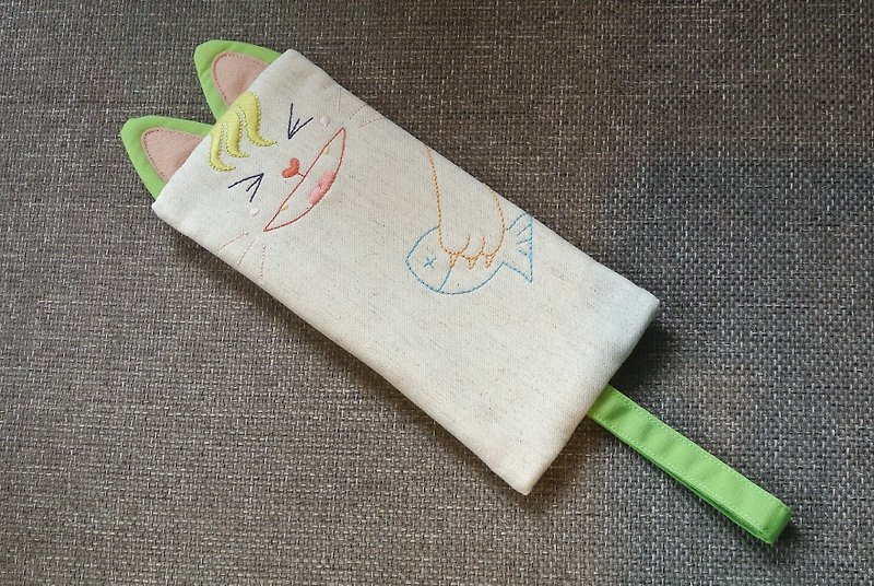 Cat catching fish - laughing green cat - pencil case - กล่องดินสอ/ถุงดินสอ - ผ้าฝ้าย/ผ้าลินิน สีเขียว