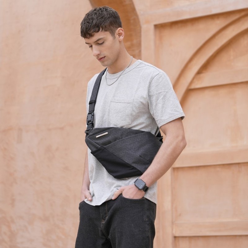 FINO V 五代隨身型動包-影格灰 - 側背包/斜背包 - 聚酯纖維 黑色