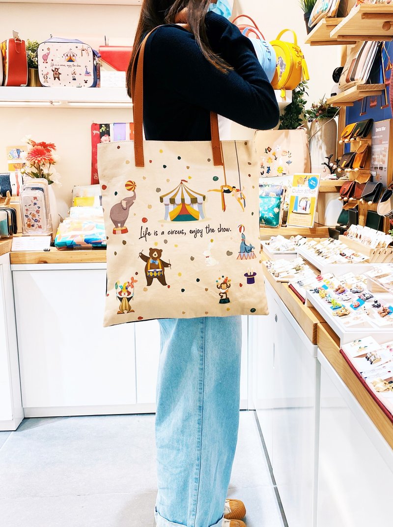 Goldfish Print Cotton Bag - กระเป๋าถือ - ผ้าฝ้าย/ผ้าลินิน สีน้ำเงิน