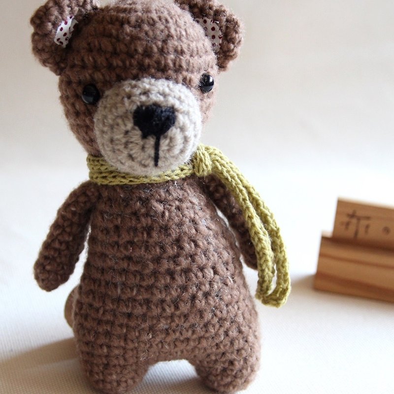 Brown bear + Green scarf - ของเล่นเด็ก - เส้นใยสังเคราะห์ สีนำ้ตาล