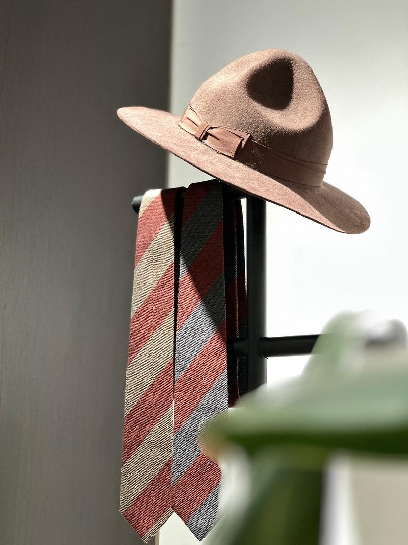 【紳裝精選】復古紅色斜紋絲質領帶 - 領帶/領帶夾 - 絲．絹 