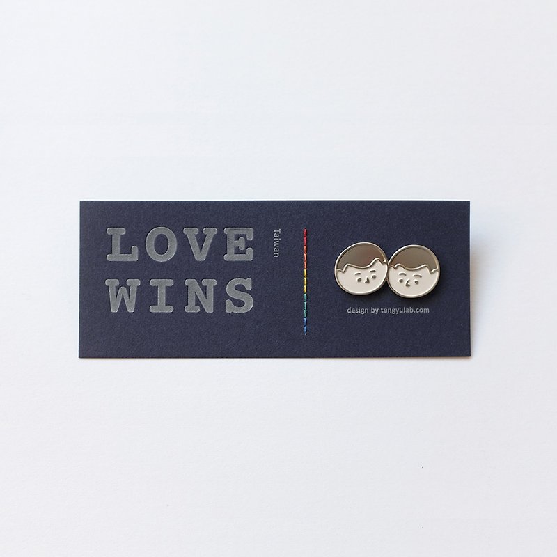 Paper Up Travel Love Wins Pin Badge - Brooches - Other Metals 