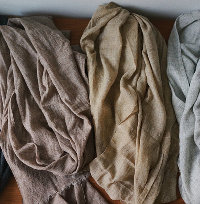 三色 進口羊絨Cashmere羊毛冬日保暖圍巾披肩 莫蘭迪色 溫暖百搭 - 圍巾/披肩 - 羊毛 卡其色