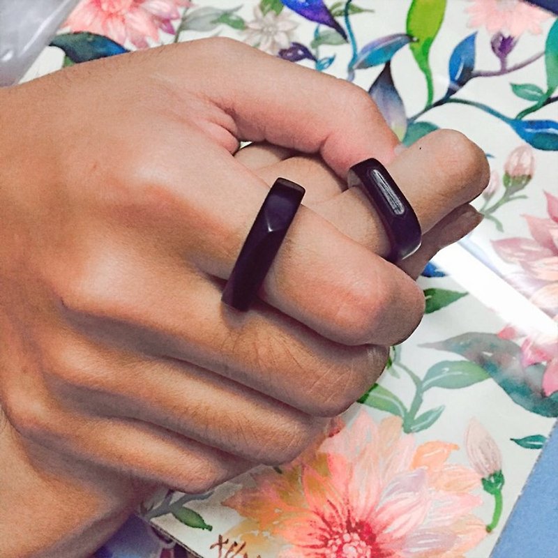 168木工方原創手工產品 紫光檀 原木 戒指 半圓菱角戒指 - 戒指 - 木頭 黑色