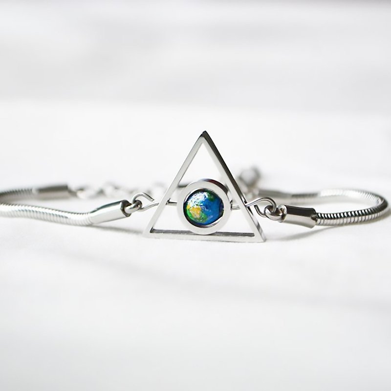 Triangle Double Turn Earth Bracelet -- silver - สร้อยข้อมือ - สแตนเลส สีเงิน