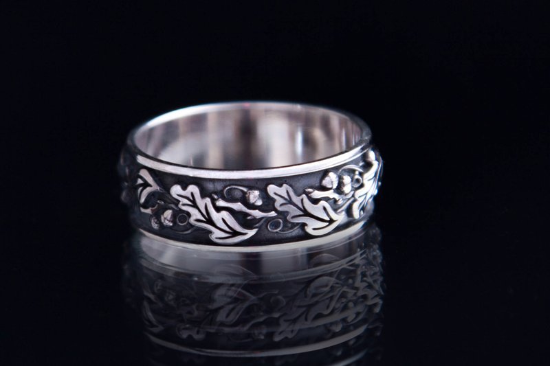 Silver ring with oak branch - แหวนทั่วไป - เงินแท้ สีเงิน