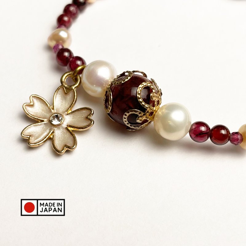 Pearl Tourmaline Red Plastic Flower Gold Strawberry Natural Crystal Japanese Handmade Gift Energy Stone Bracelet - สร้อยข้อมือ - คริสตัล สีแดง