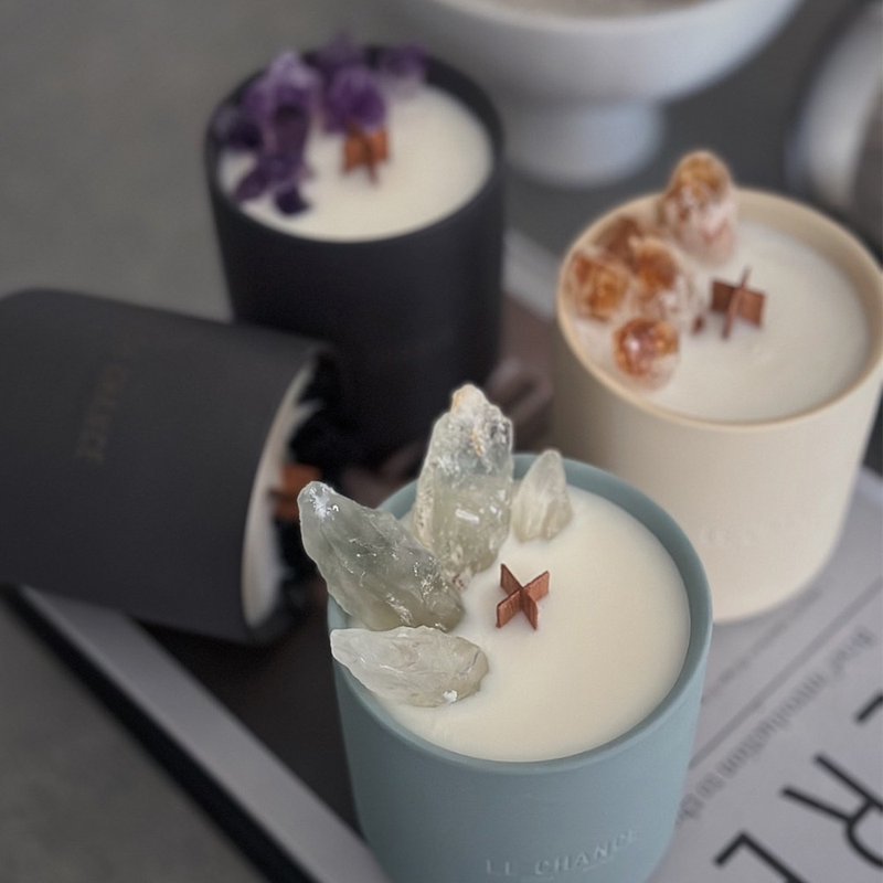 Energy Crystal Scented Candle 水晶能量香氛蠟燭 - 香氛/精油/擴香 - 蠟 多色