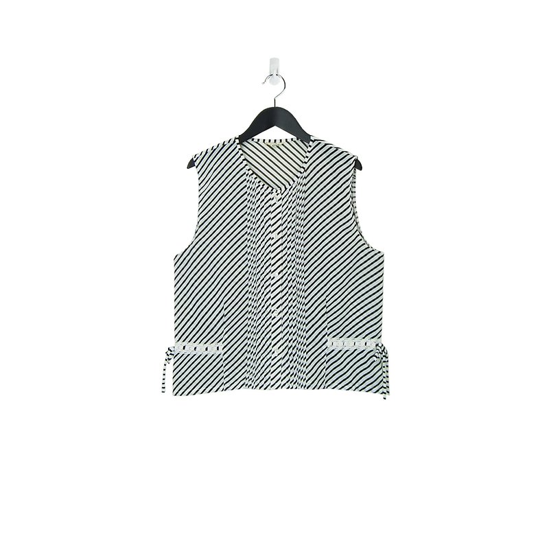 A‧PRANK: DOLLY :: retro VINTAGE black and white oblique striped round neck ancient sleeveless shirt - Women's Shirts - Silk 