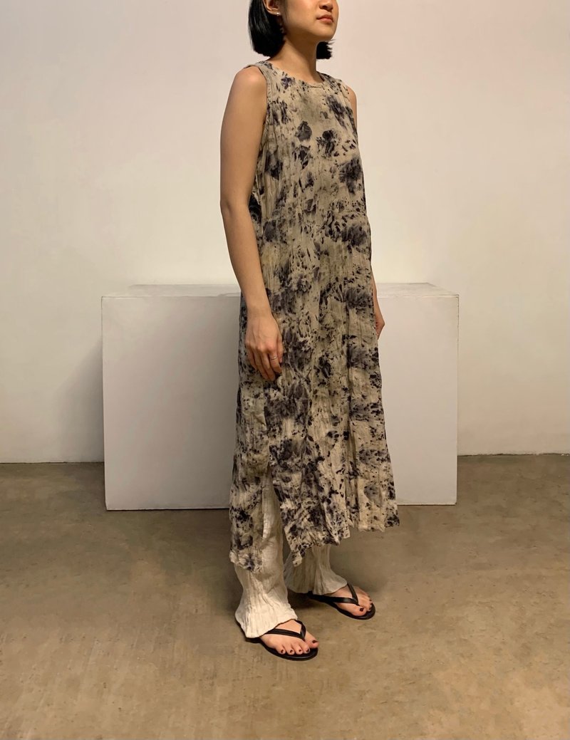 Eco-printing side slit long dress - ชุดเดรส - ผ้าฝ้าย/ผ้าลินิน 