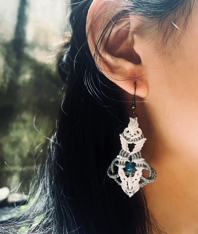 ice crystals  l Handmade earrings (micro macrame wax thread) - Earrings & Clip-ons - Semi-Precious Stones White