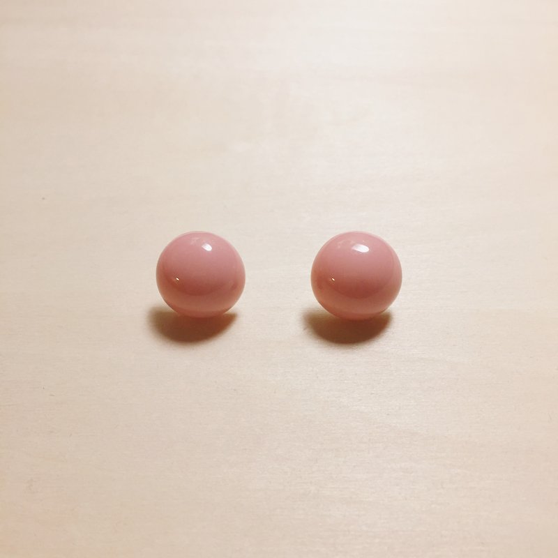 Vintage pink 16mm ball earrings - ต่างหู - เรซิน สึชมพู