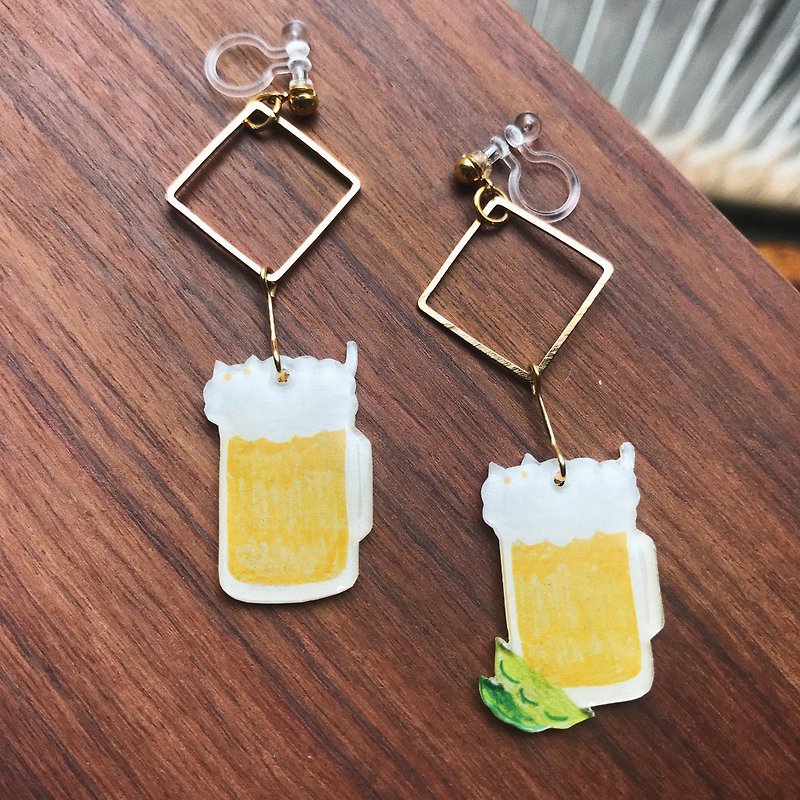 Huge Beer Bubble Cat-Pin Clip Earrings - Earrings & Clip-ons - Plastic Yellow