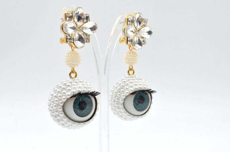 白色樹脂珍珠眼球眼珠耳環 24mm直徑 眨眼睡眼Swarovski 時裝藝術 - 耳環/耳夾/耳骨夾 - 其他金屬 白色