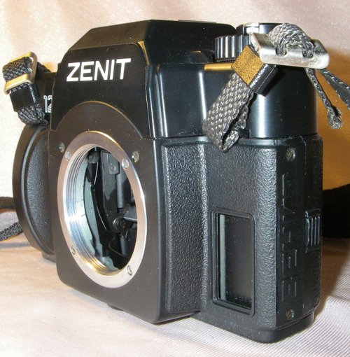 「動作品」ZENIT 122 フィルムカメラ Amazon.com: Zenit 122 Body SLR Camera : Electronics