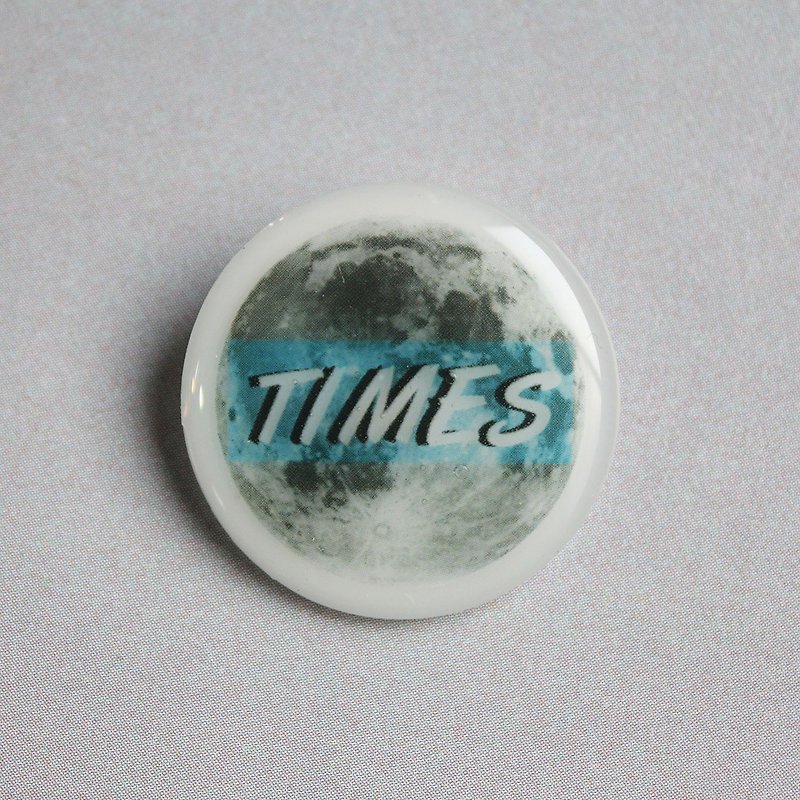 Resin Pin / objects / TIME - Brooches - Plastic Blue