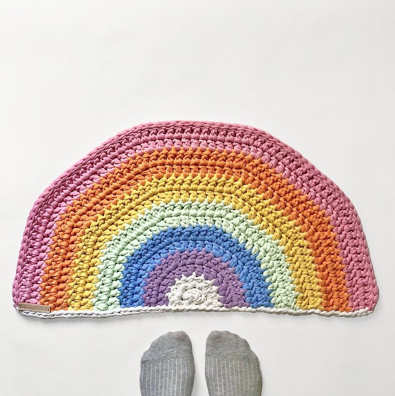 Carpet_ half a rainbow - พรมปูพื้น - ผ้าฝ้าย/ผ้าลินิน หลากหลายสี