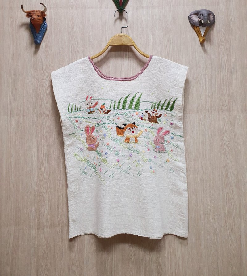 手工刺繡上衣、棉布、花田動物、狐狸、兔子 - 女上衣/長袖上衣 - 繡線 白色