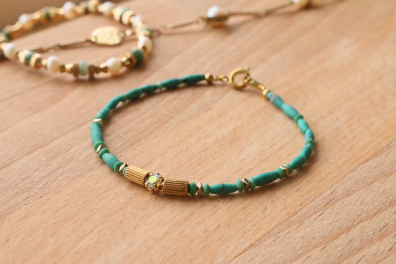Turquoise brass bracelet 1006(rain) - สร้อยข้อมือ - เครื่องเพชรพลอย สีเขียว